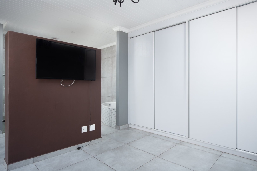 3 Bedroom Property for Sale in Laaiplek Western Cape